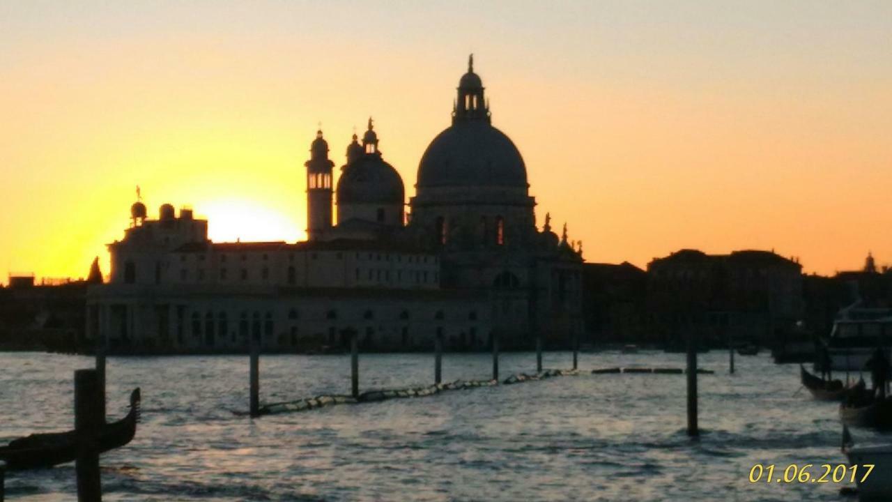 Ca' Giulia - Biennale - Free Wifi Fiber Apartment Venice Ngoại thất bức ảnh